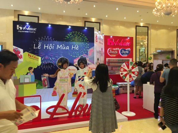 Hầu hết các dự án TTTM hiện nay đều cho phép đăng ký thuê mặt bằng trực tuyến 